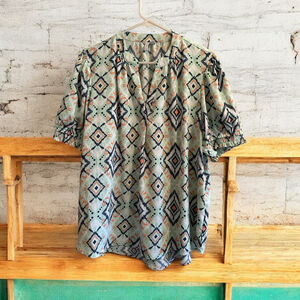 Cato Diamond Print Summer Tunic Blouse Womens XL Green Smocked Puff Short Sleeve